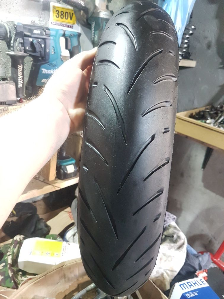 Michelin 120 70 ZR 17 / Bridgestone 120 70 17