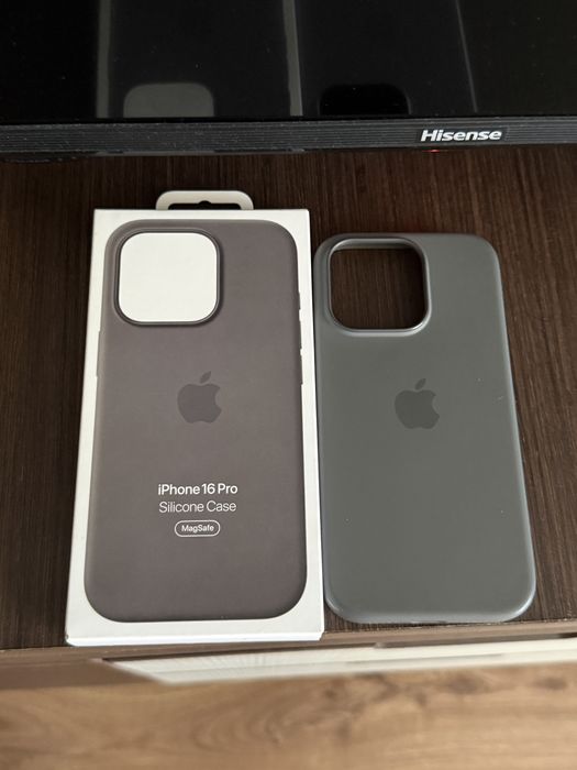 Husa telefon APPLE iPhone 16 Pro Silicone Case cu MagSafe - Stone Gray