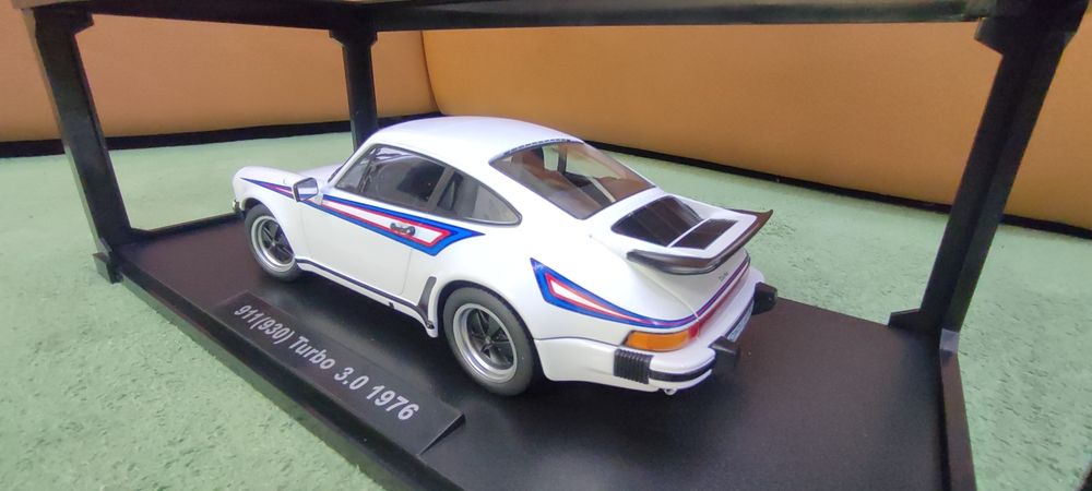 Модел 1:18 Porsche 911 (930)turbo