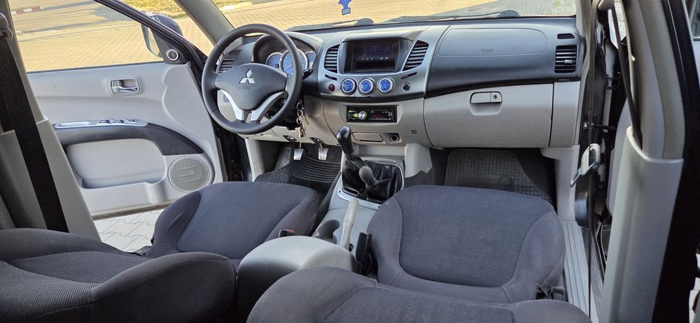 Mitsubishi L 200 climatronic funcțional 4x4