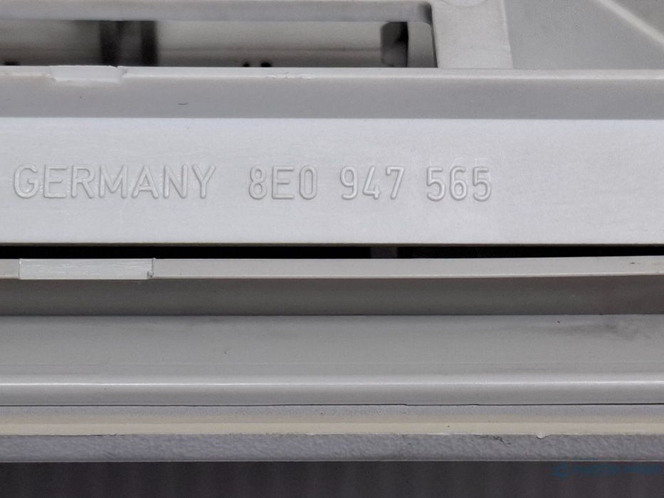 Plafoniera AUDI A4 III Avant 8ED, B7 2004 - 2008 TDI BKE, BRB 8E0947565