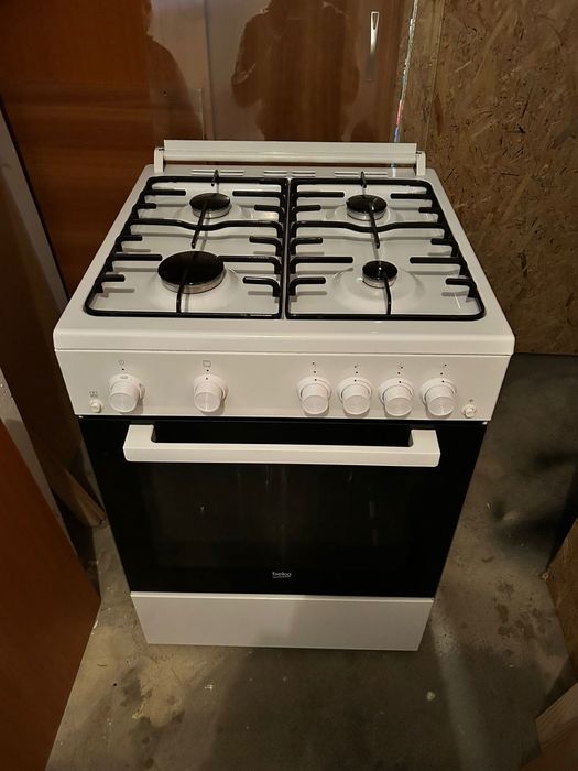 Aragaz beko aprindere electrica de vanzare
