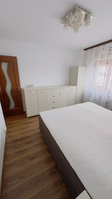 Apartament 3 camere, de închiriat, zona Dedeman !