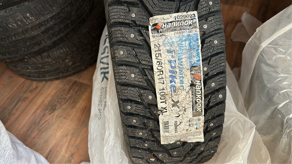 Продам новые шины Hankook W429A 215/60 R17 100 T XLс шипами