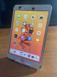 Vand ipad mini 3 64gb gold ecran crapat