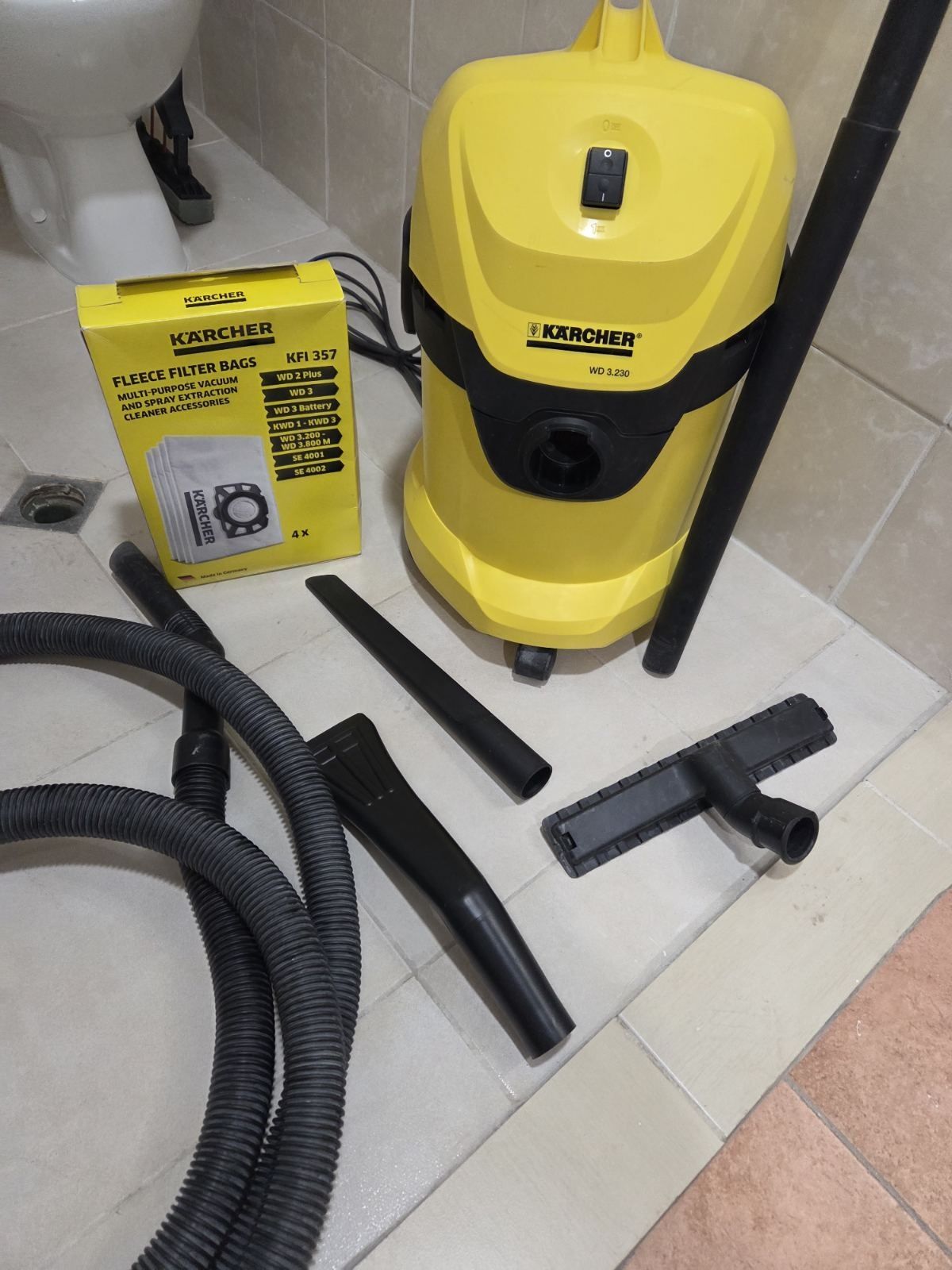 Прахосмукачка KARCHER WD3.230 car kit