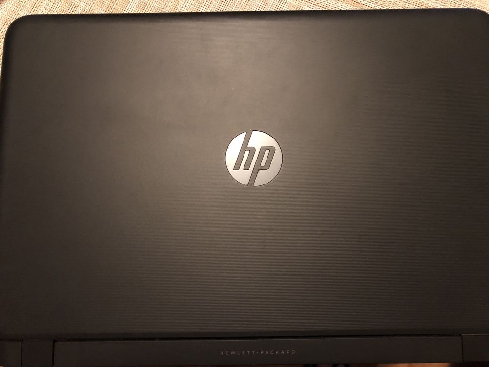 HP Pavilion 17.3 с чанта и мишка