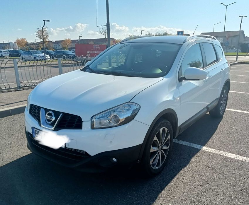 Vând Nissan Qashqai+2 cutie automată motor 2.0 diesel