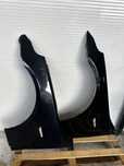 Aripa fata BMW E60 2003 2010 negru 668 si albastru inchis 381