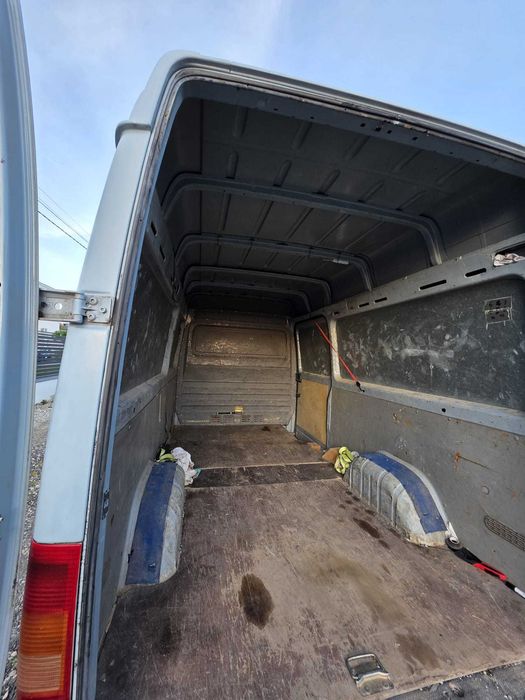 Transport marfă autoutilitară