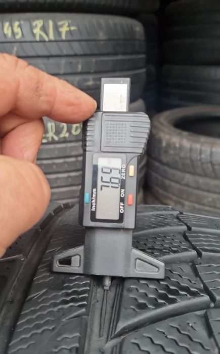 2 Anvelope Davanti 275 35 R19XL M/S (iarnă) aproape NOI.