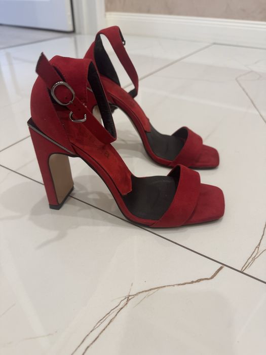 Туфли вечерние кожанные