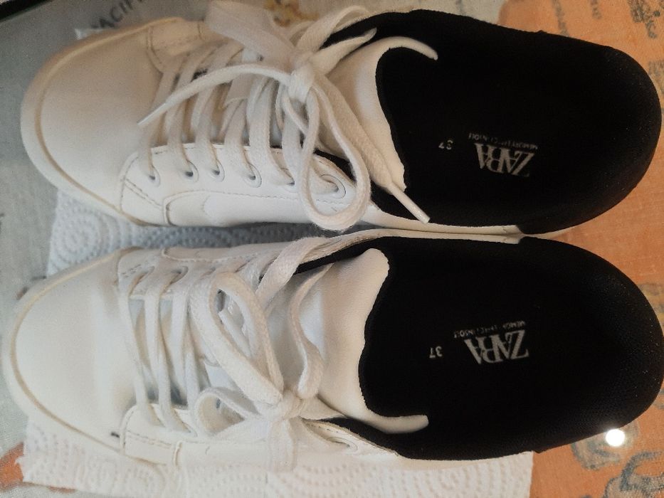 Детски обувки, подарък 2 долници