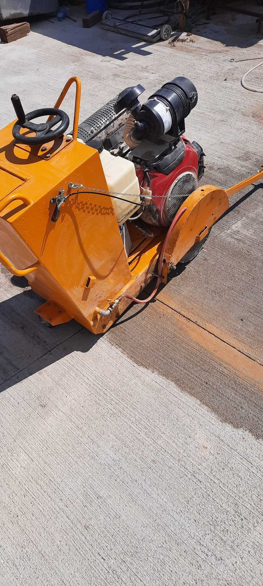 Masina de taiat beton