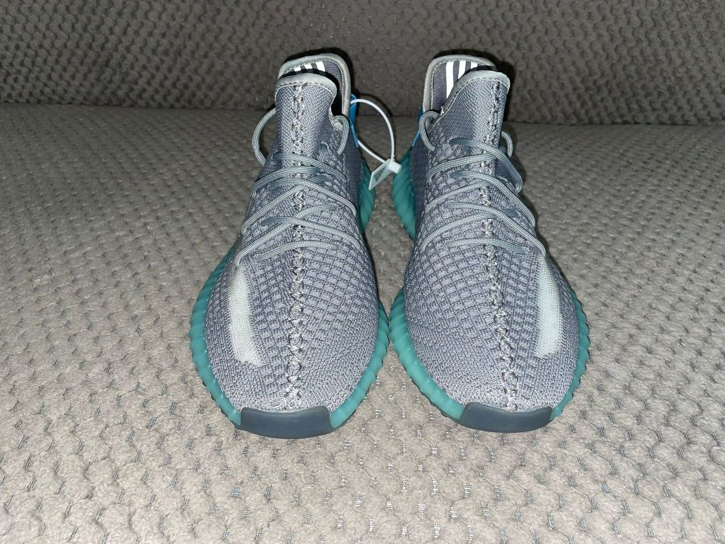 Adidași ADIDAS Yezzy nr 45,5