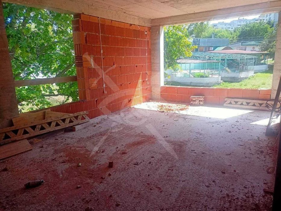 Продава се Тристаен апартамент в Варна, Владислав Варненчик - 76 кв.м за 1118 €/кв.м - Снимка #2