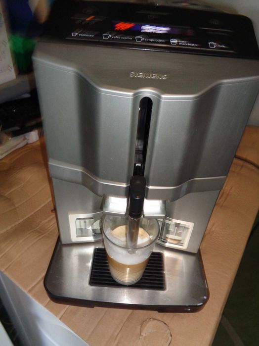 expresso DELONGHI Magnifica S si SIEMENS