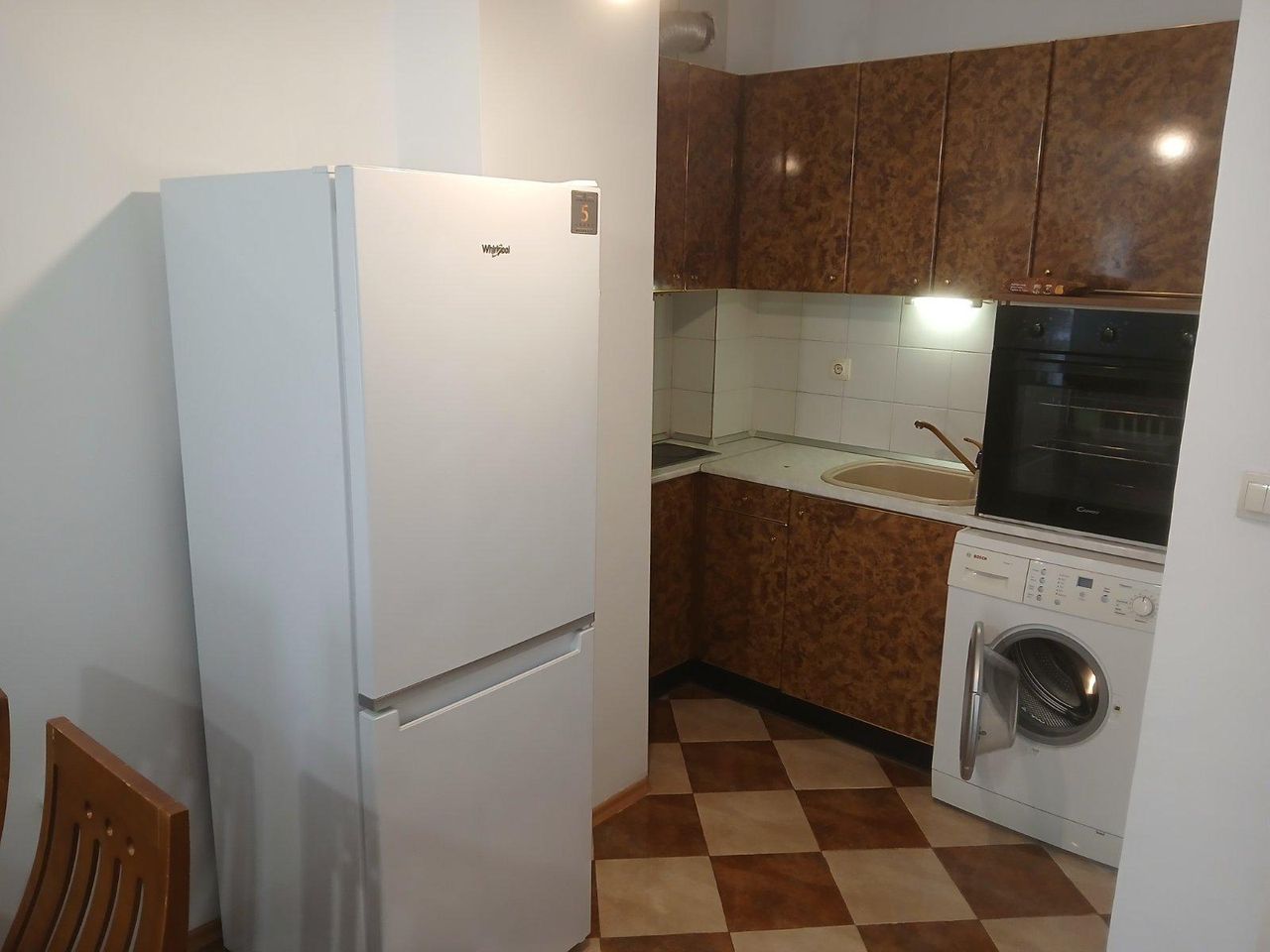 Дава се под наем Двустаен апартамент в Пловдив, Център - 50 кв.м за 350 € - Снимка #2