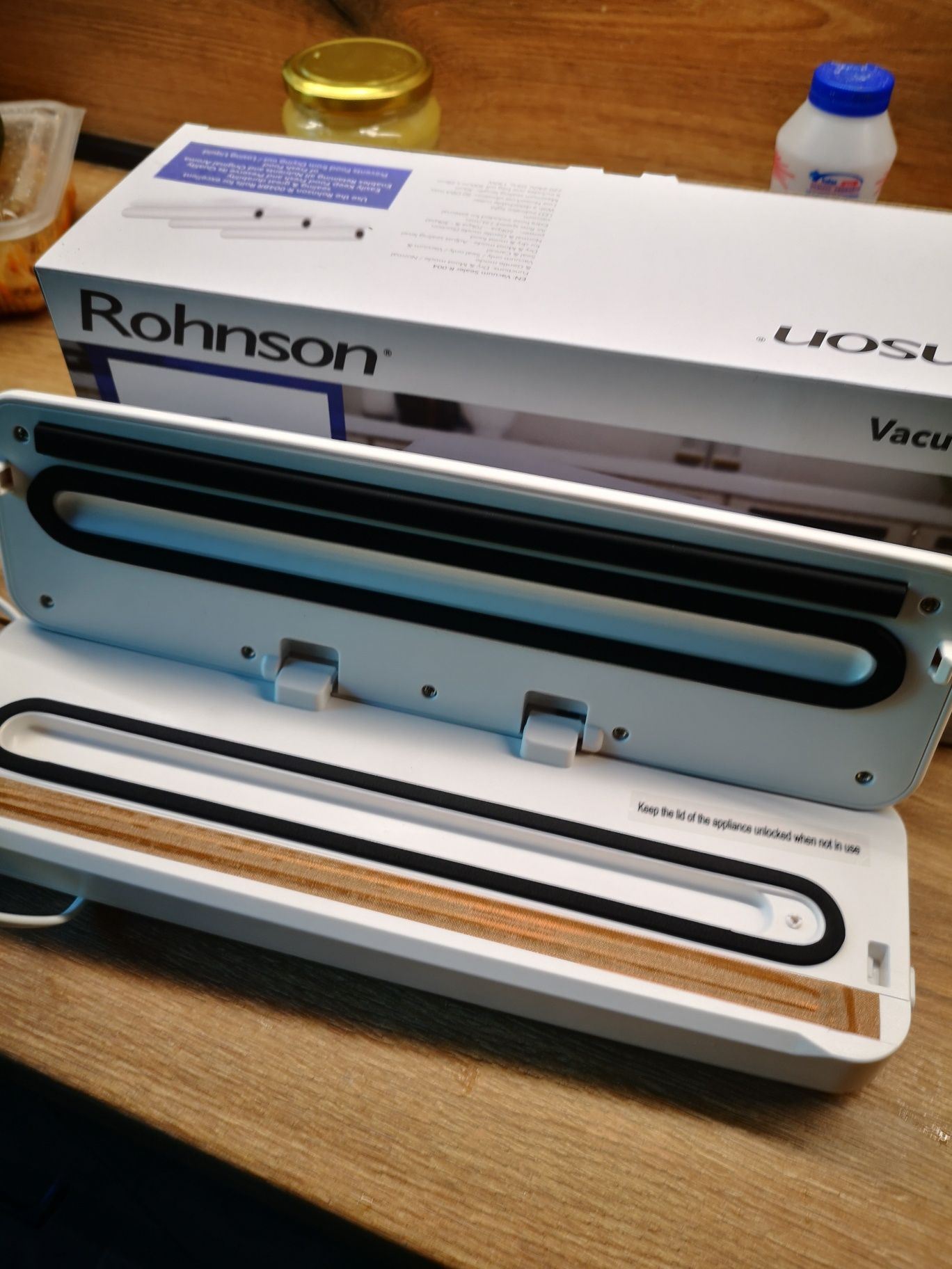 Машина за вакумиране Rohnson 130 w