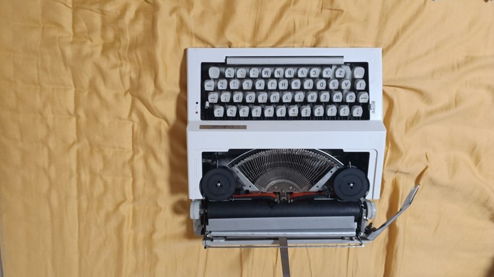 Masina de scris challanger