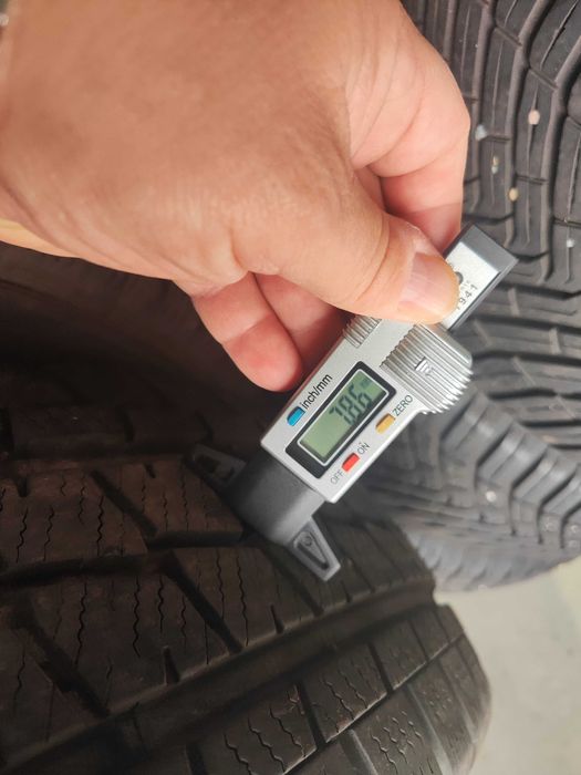 2бр.зимни гуми 225/75/16C Falken