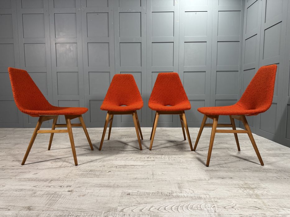 Трапезни столове на Judit Burian & Erika Szek от 50-те У022