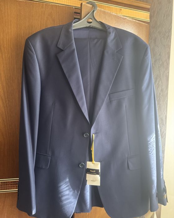 Костюм новый мужской