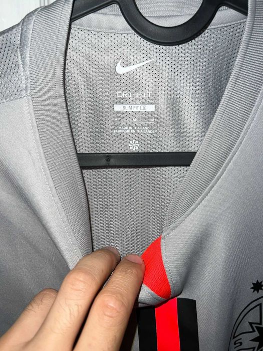 Tricou FCSB sezon 2024/2025 – mărimea M (2 bucăți disponibile)