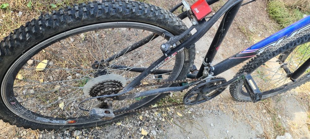 Bicicleta foarte puțin folosită