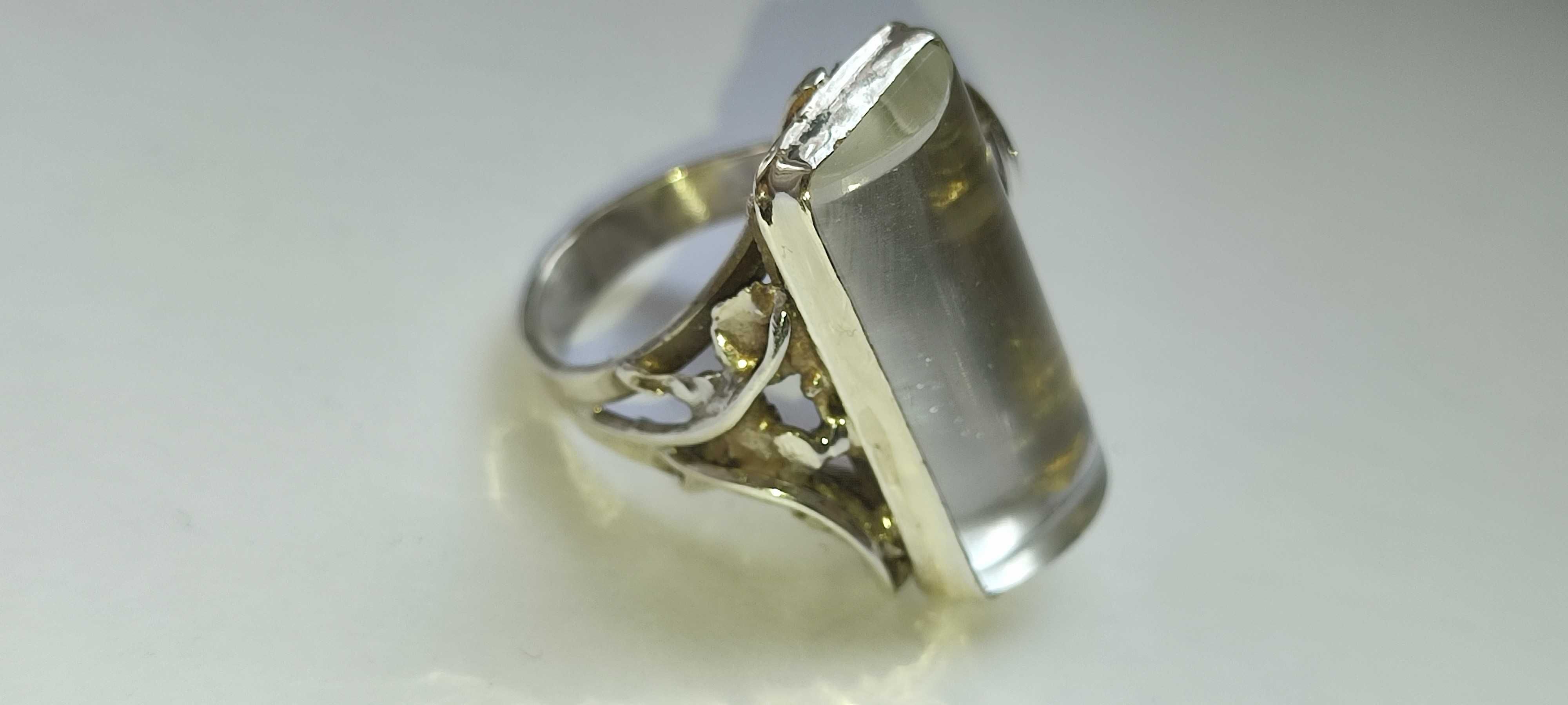 Красивое серебряное кольцо с камнем ЦИРКОН, разм.19