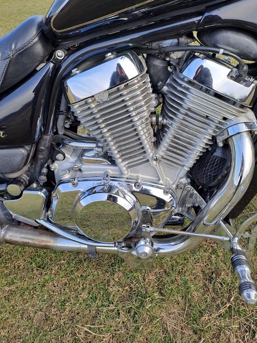 Suzuki vs intuder 750