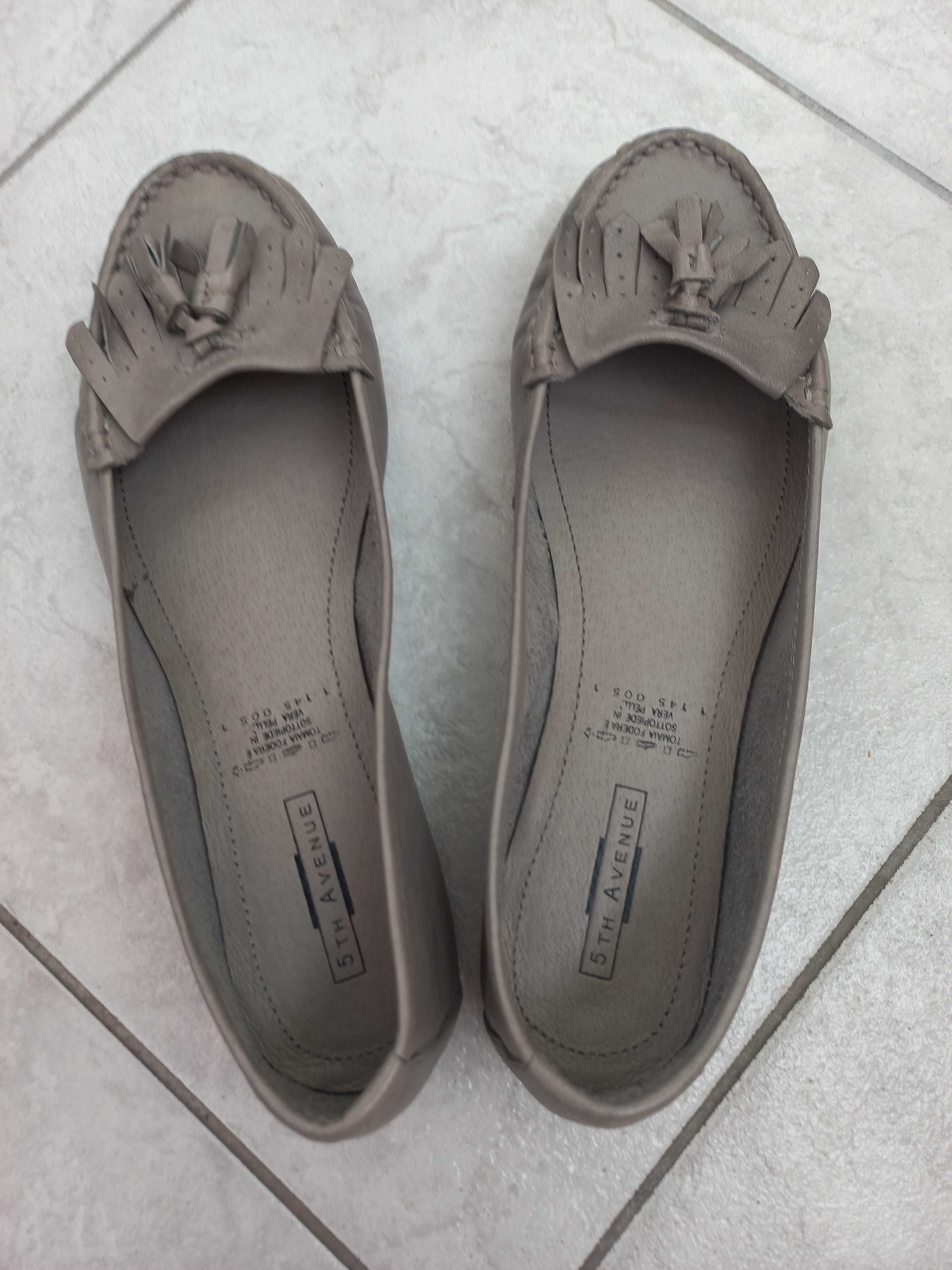 Нови обувки от Deichmann, естествена кожа, №39