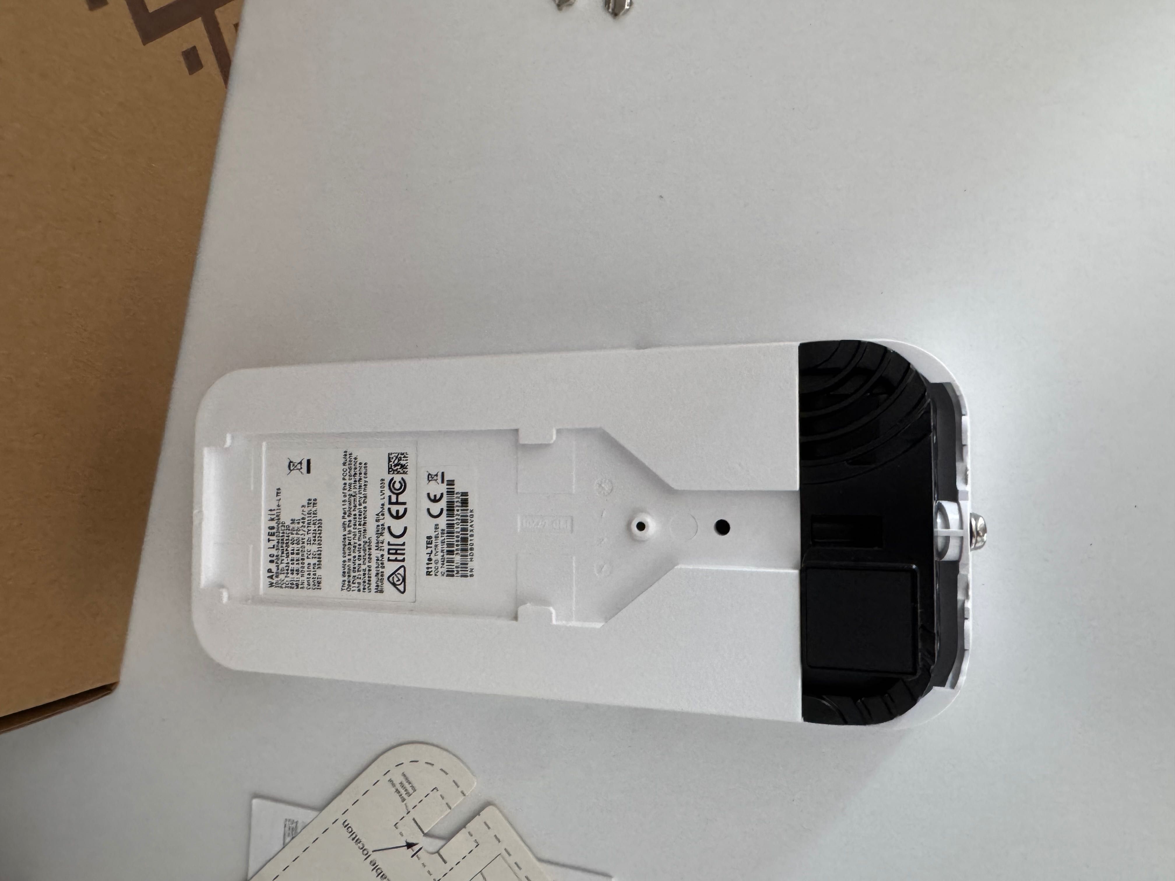 Точка доступа MikroTik wAP ac LTE6 kit