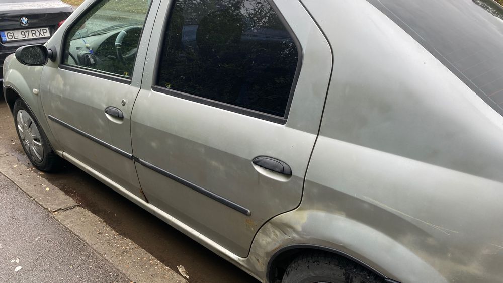 Vând Dacia logan an 2005