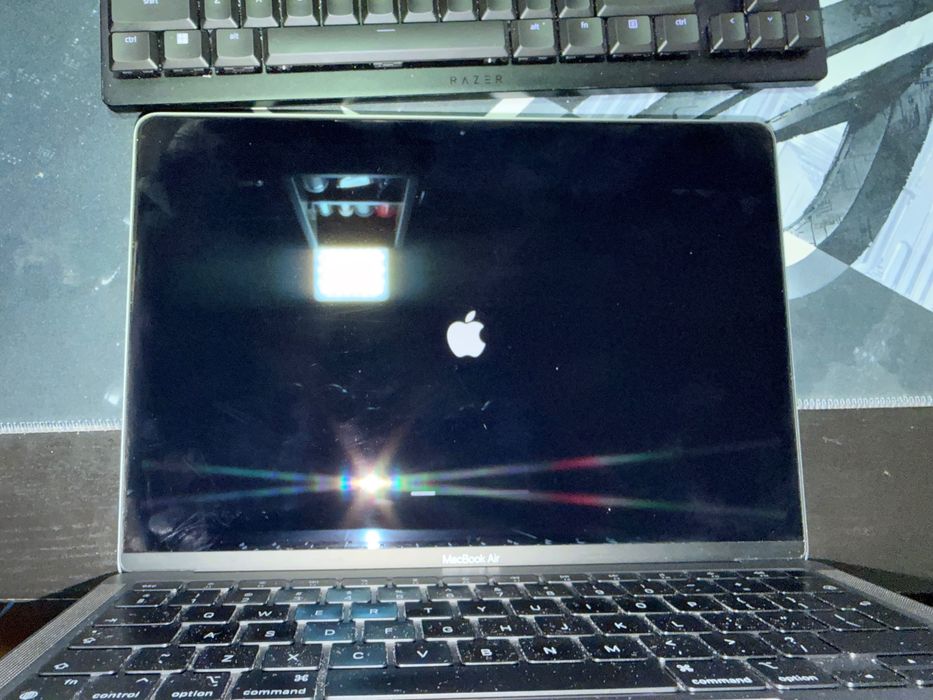 MacBook Air M1 8 RAM 256 HDD