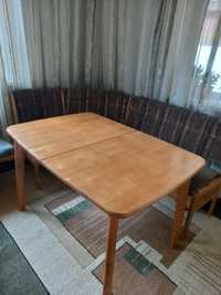 Деревянный кухонный стол и уголок