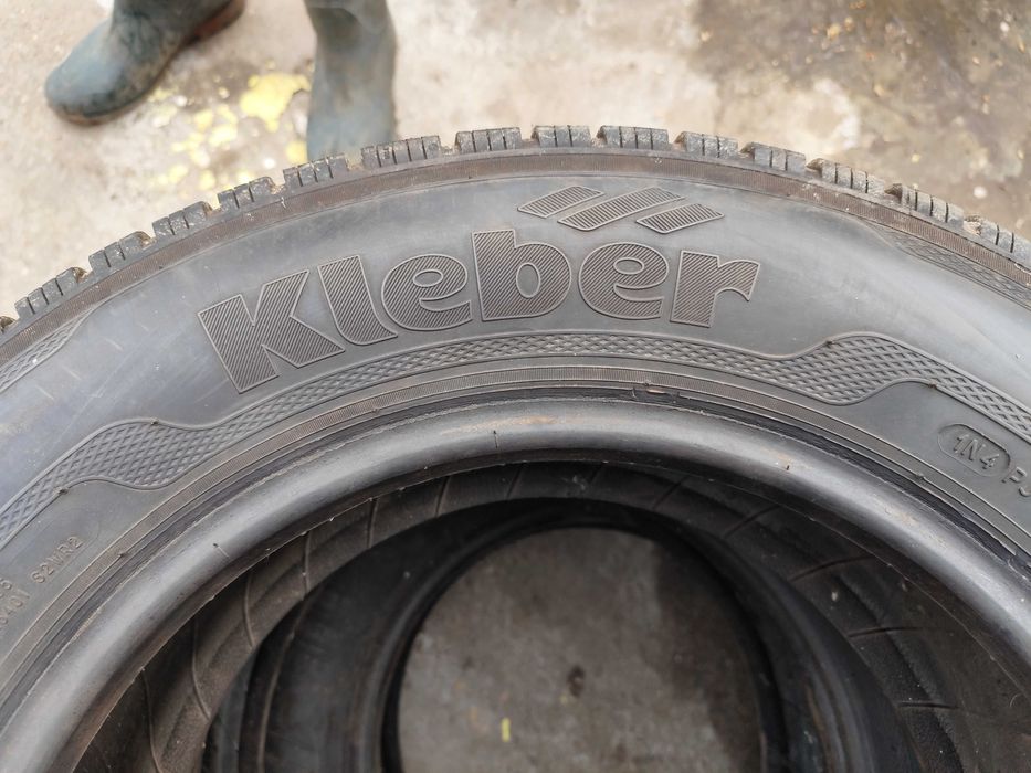 Vând anvelope uzate