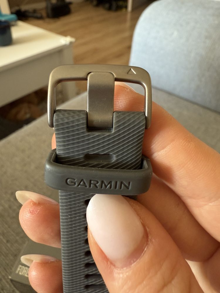 Часовник Garmin Forerunner 255 - като нов