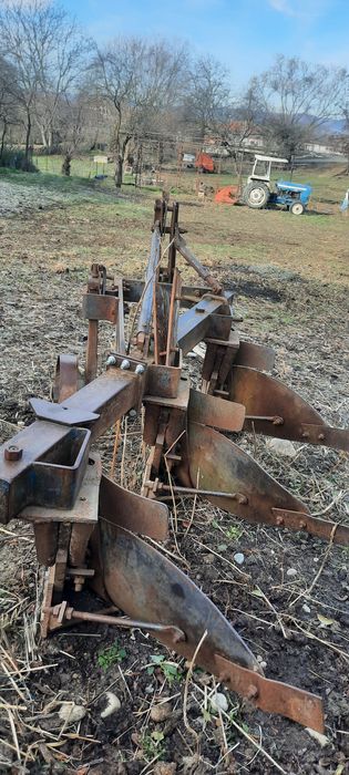 Plug românesc 3 brazde