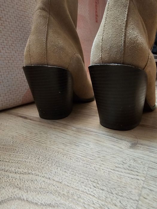 Zara reserved 40 естествен велур бежави