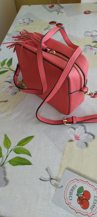 Дамска чантичка цвят корал
