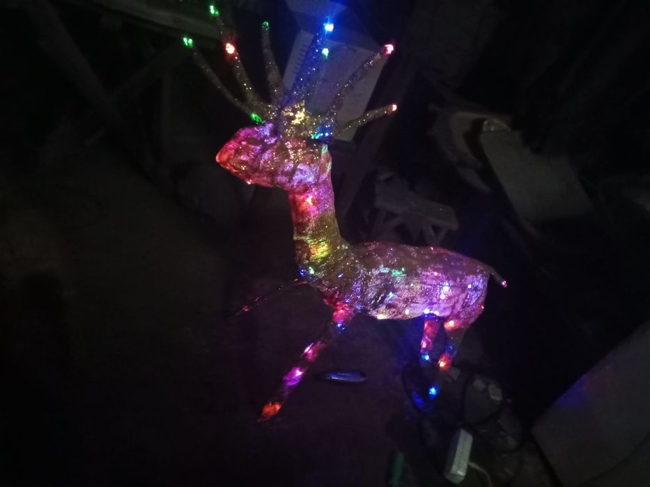 Олень новогодний