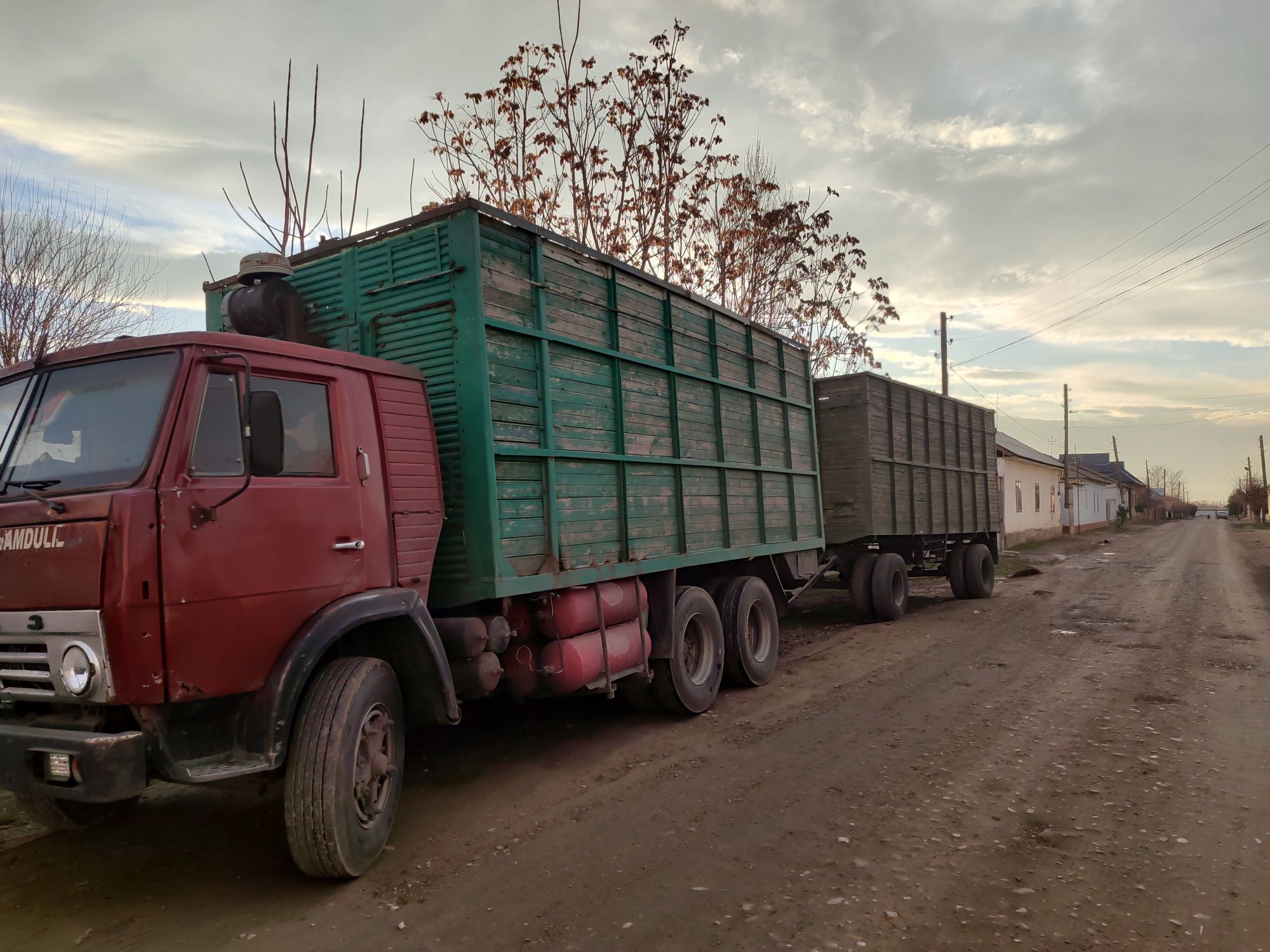 Kamaz prsep sotiladi