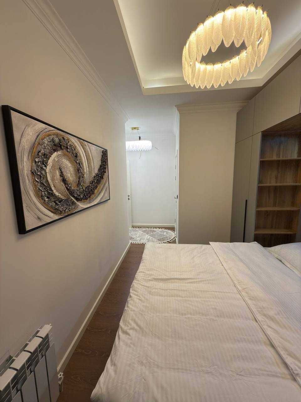 ЖК НУР Алайский базар 3 комнаты 70м2