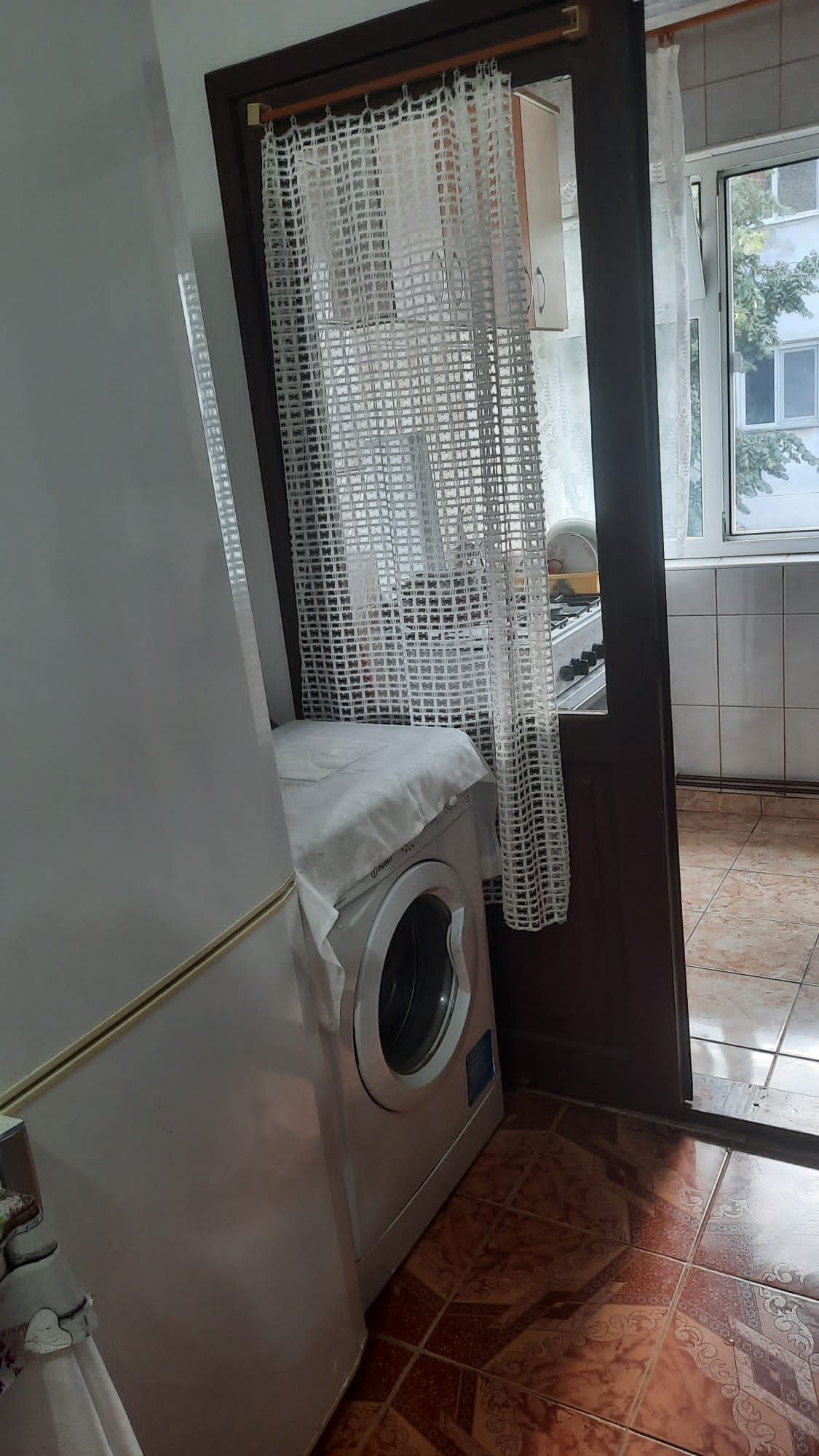 Închiriez garsoniera