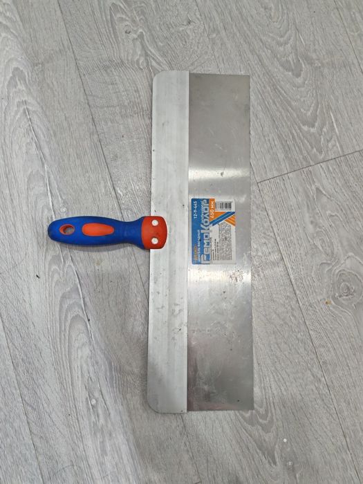 Новый шпатель фасадный металлический 45"15см
