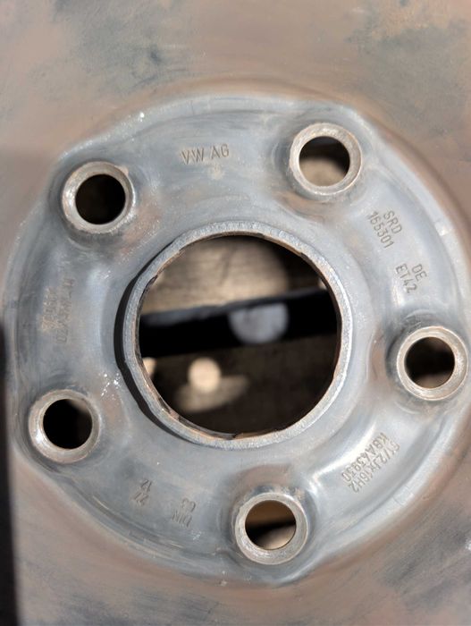 Vând jante tabla R16 + Capace VW