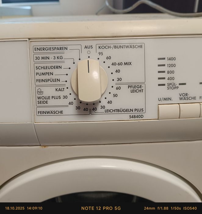 Продавам  пералня  AEG LAVAMAT 54840D за части