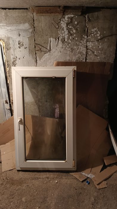 Geam termopan  7 camere alb oscilobatant  .