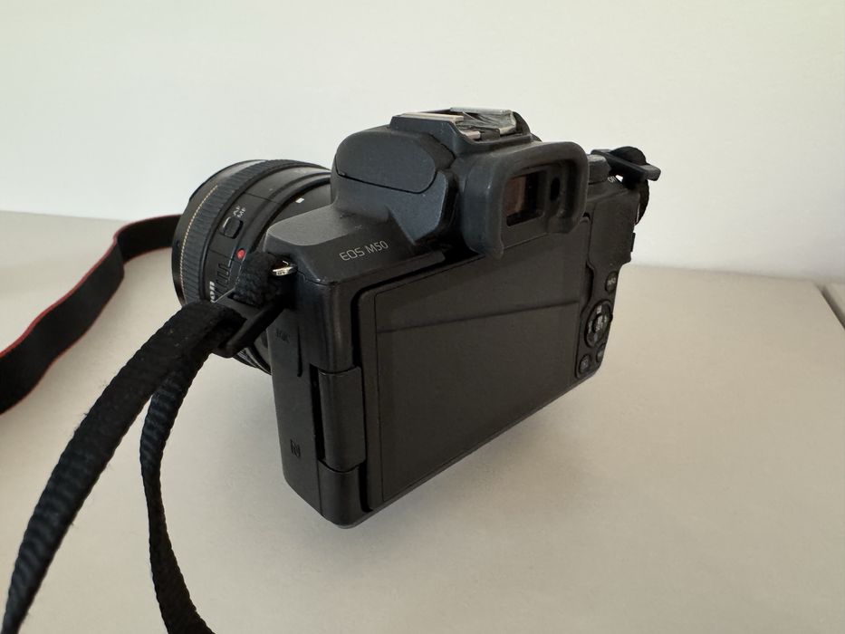 Canon фотоапарат EOS M50 с два Canon обектива
